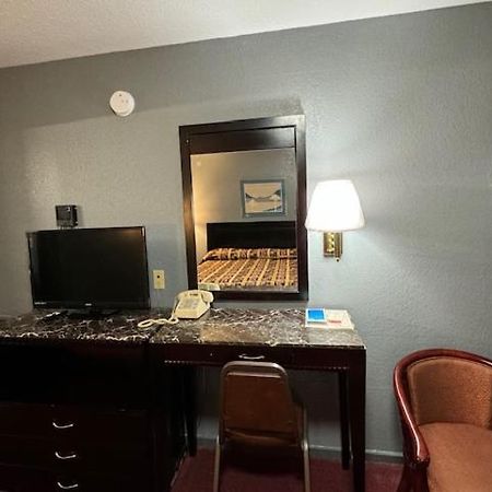 Pratt Budget Inn Zewnętrze zdjęcie