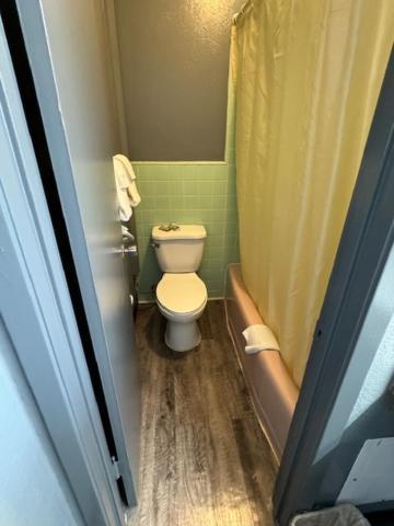 Pratt Budget Inn Zewnętrze zdjęcie